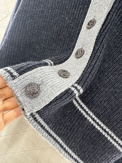C 25 V-neck cashmere sweater