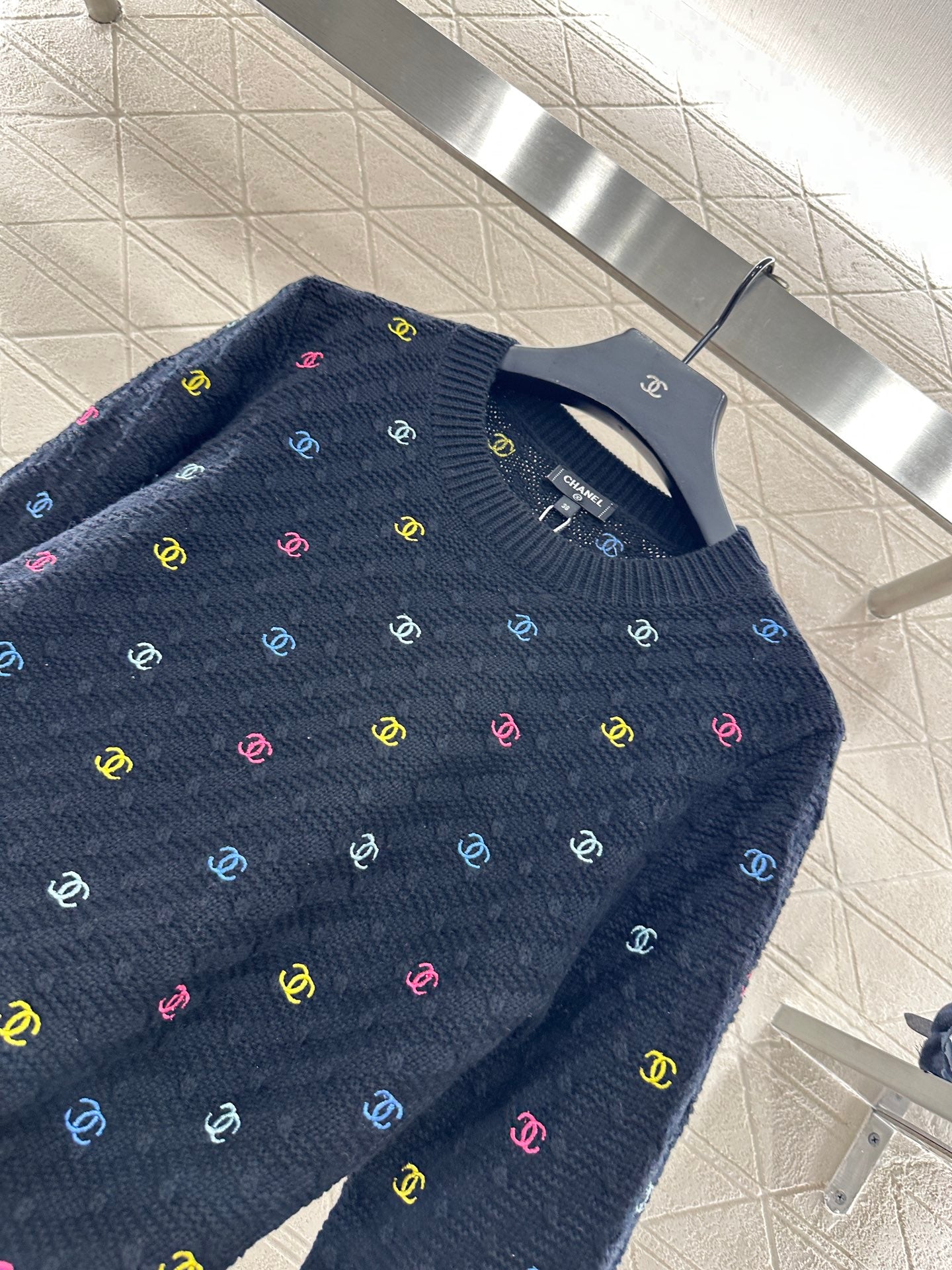 C 25 Crew neck embroidered wool sweater