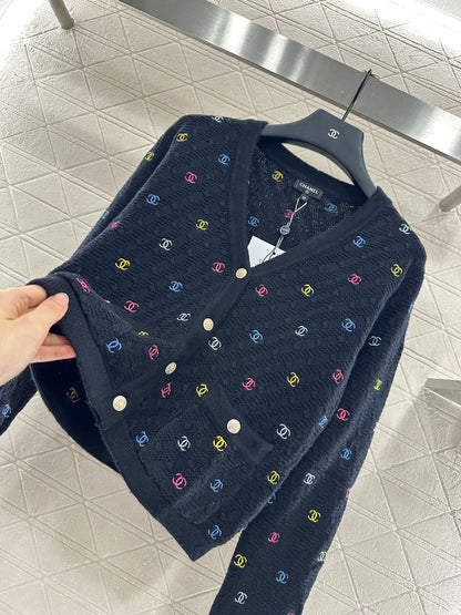 C 25 Crew neck embroidered wool cardigan