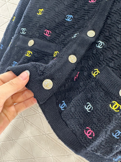 C 25 Crew neck embroidered wool cardigan