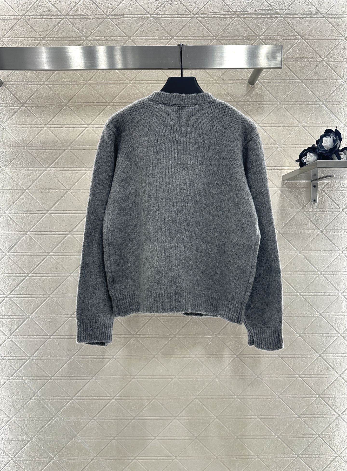 Mi 25 Round neck embroidered sequined knitted cardigan