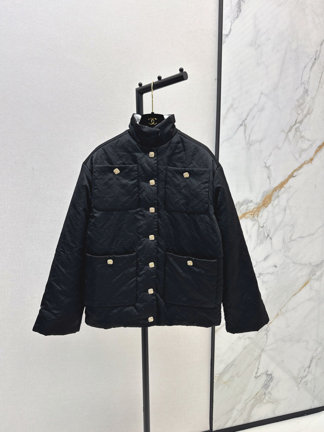 C 25 Black and white stand collar padded jacket