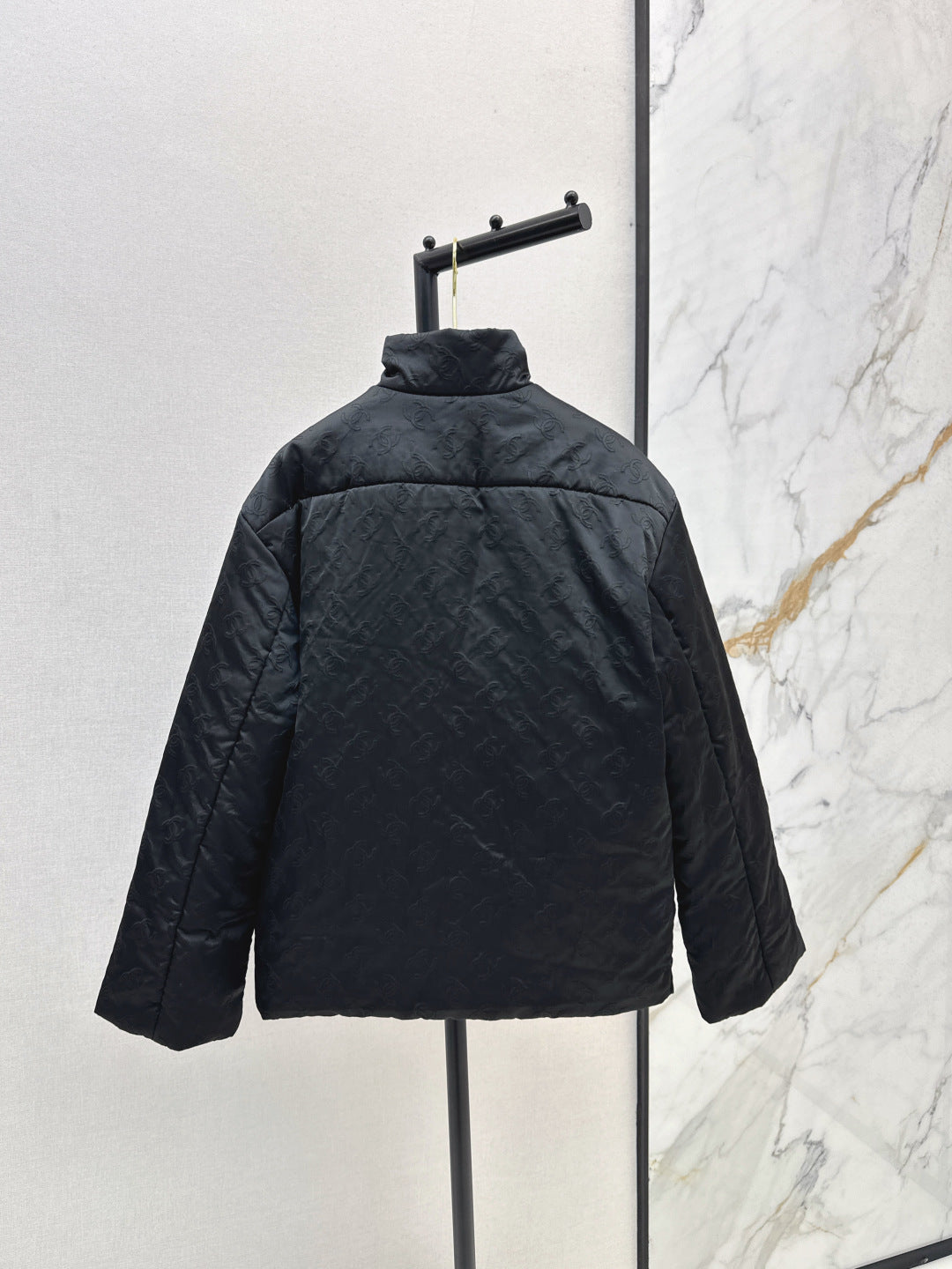 C 25 Black and white stand collar padded jacket