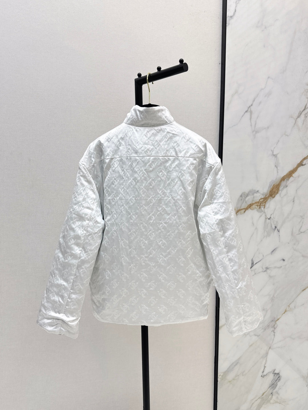 C 25 Black and white stand collar padded jacket