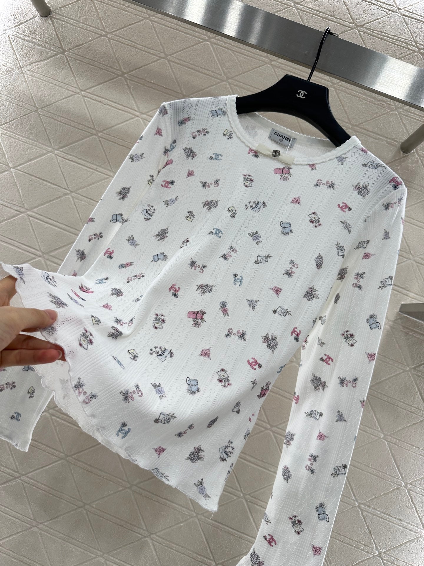 C 25 Printed bow decoration long sleeves