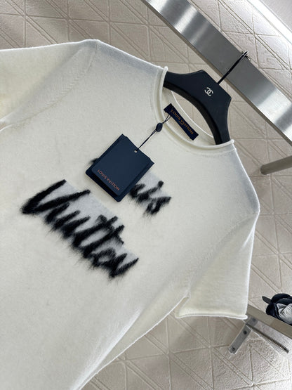 L 25 Letter knitted short sleeved top(brown/white)