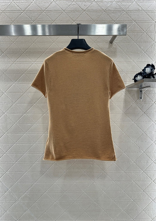 L 25 Letter knitted short sleeved top(brown/white)