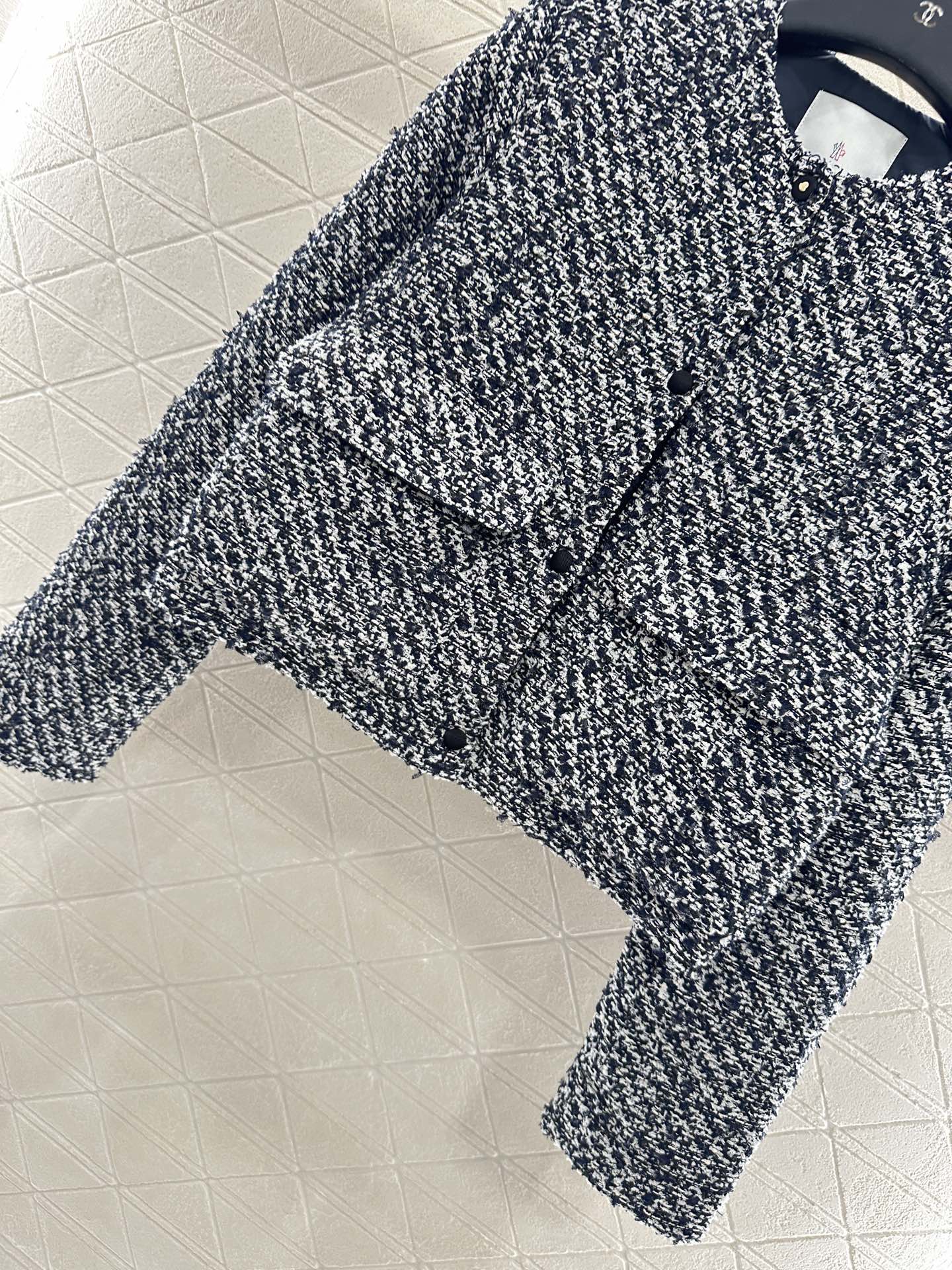 Mon 25 Woolen down jacket