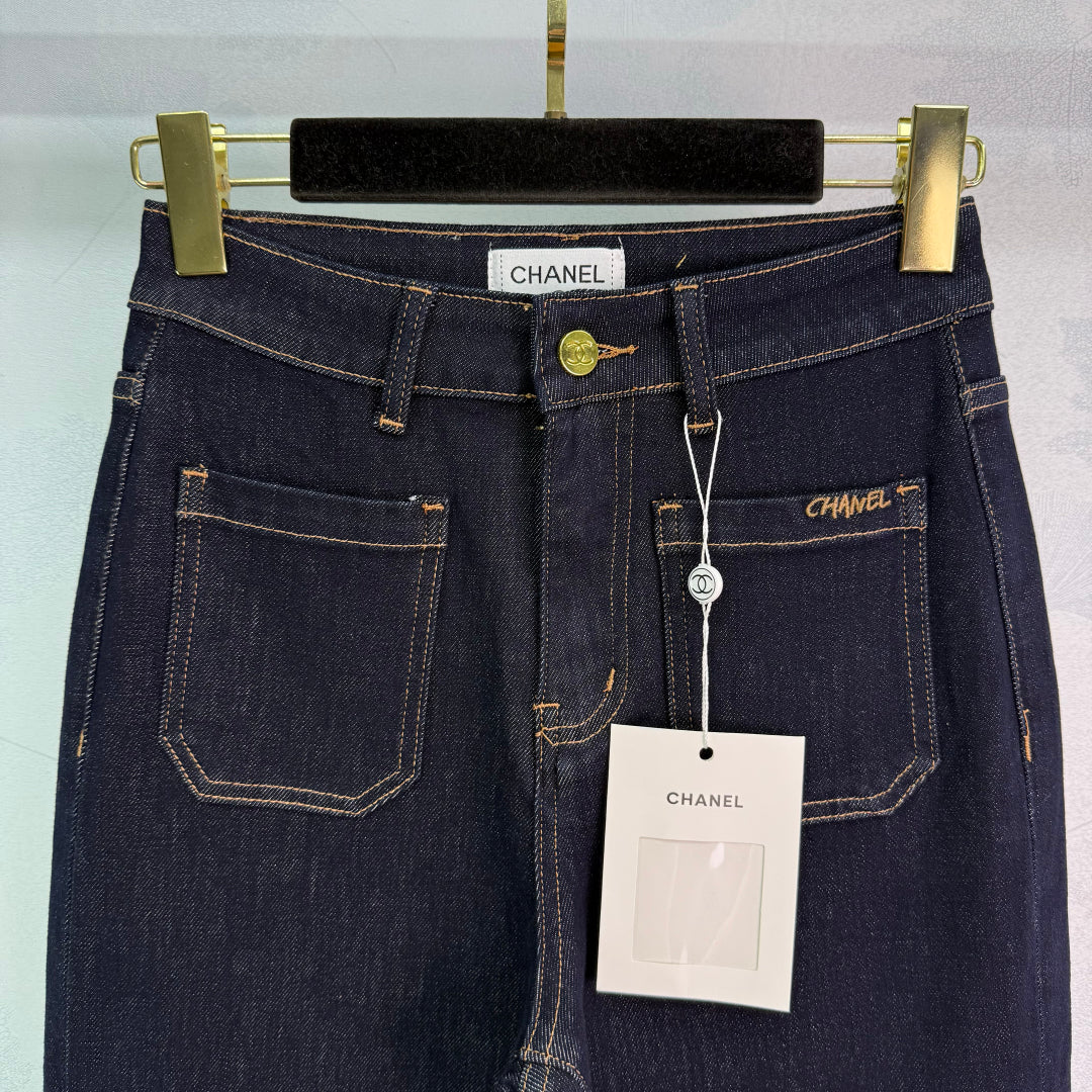 C 25 Embroidered logo jeans