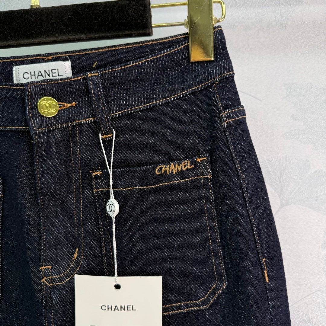 C 25 Embroidered logo jeans