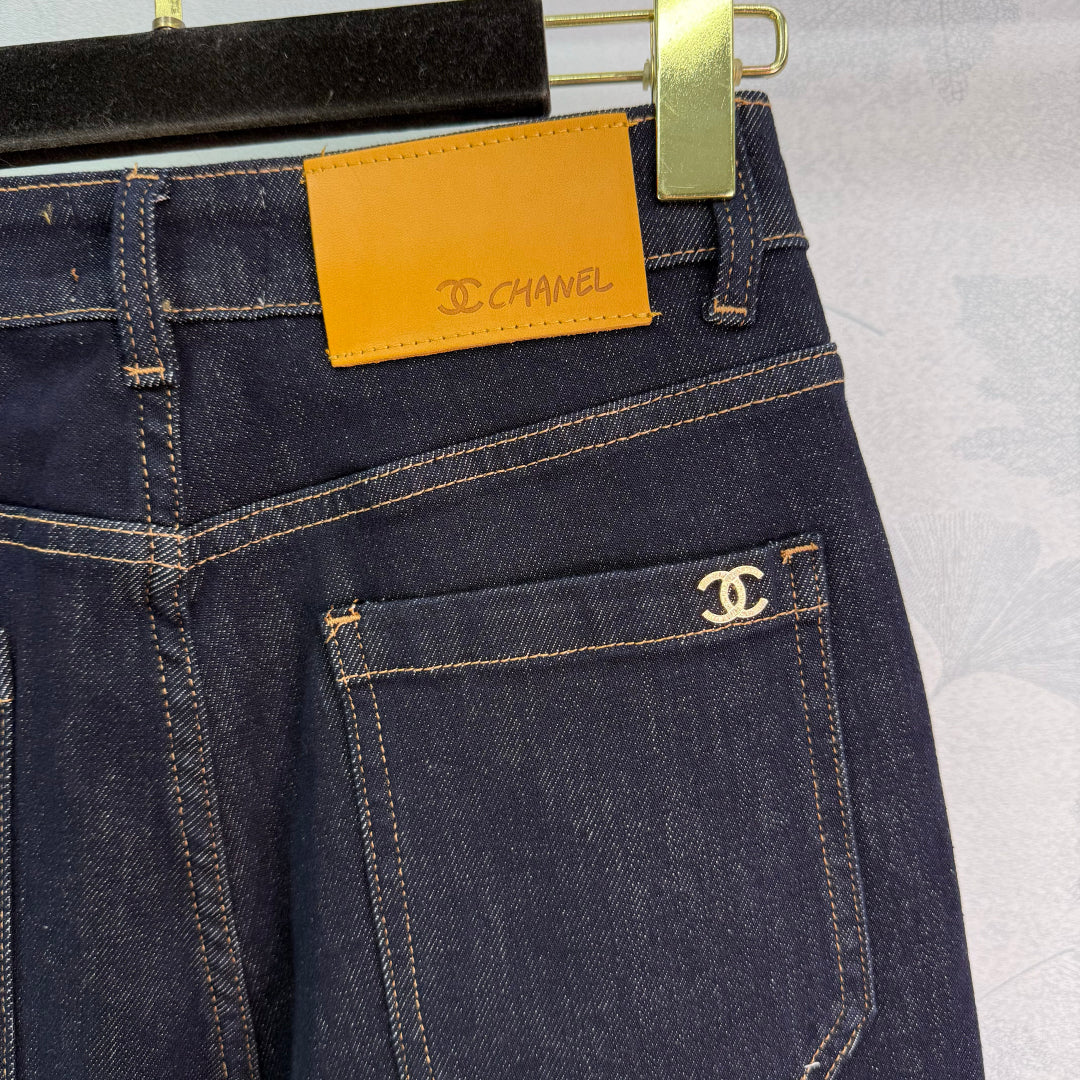 C 25 Embroidered logo jeans