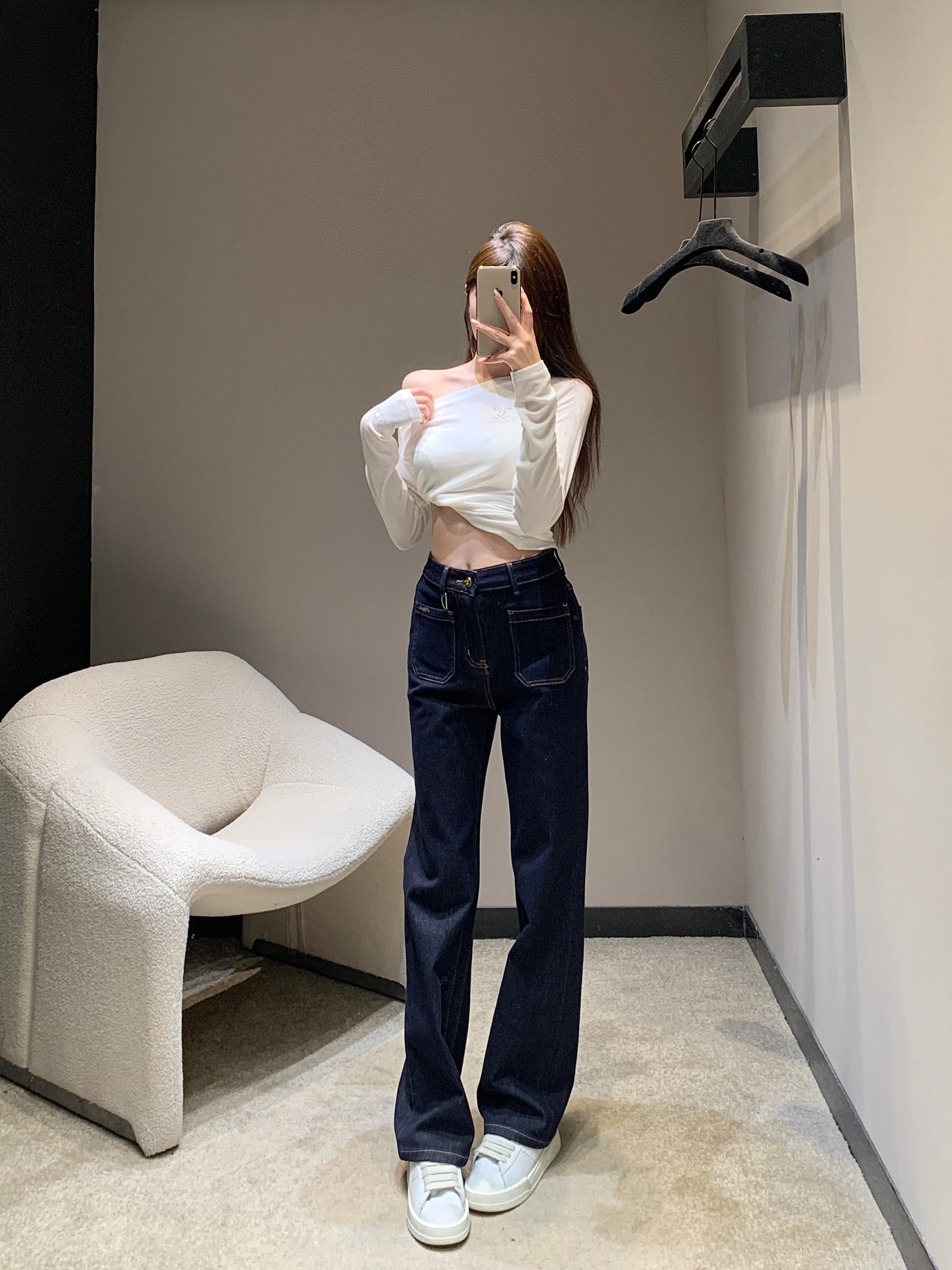 C 25 Embroidered logo jeans
