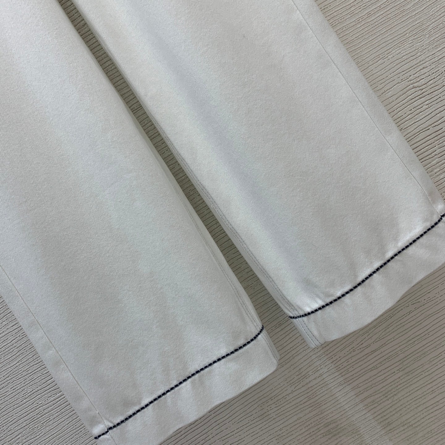 C 25 Striped edge loose straight leg jeans