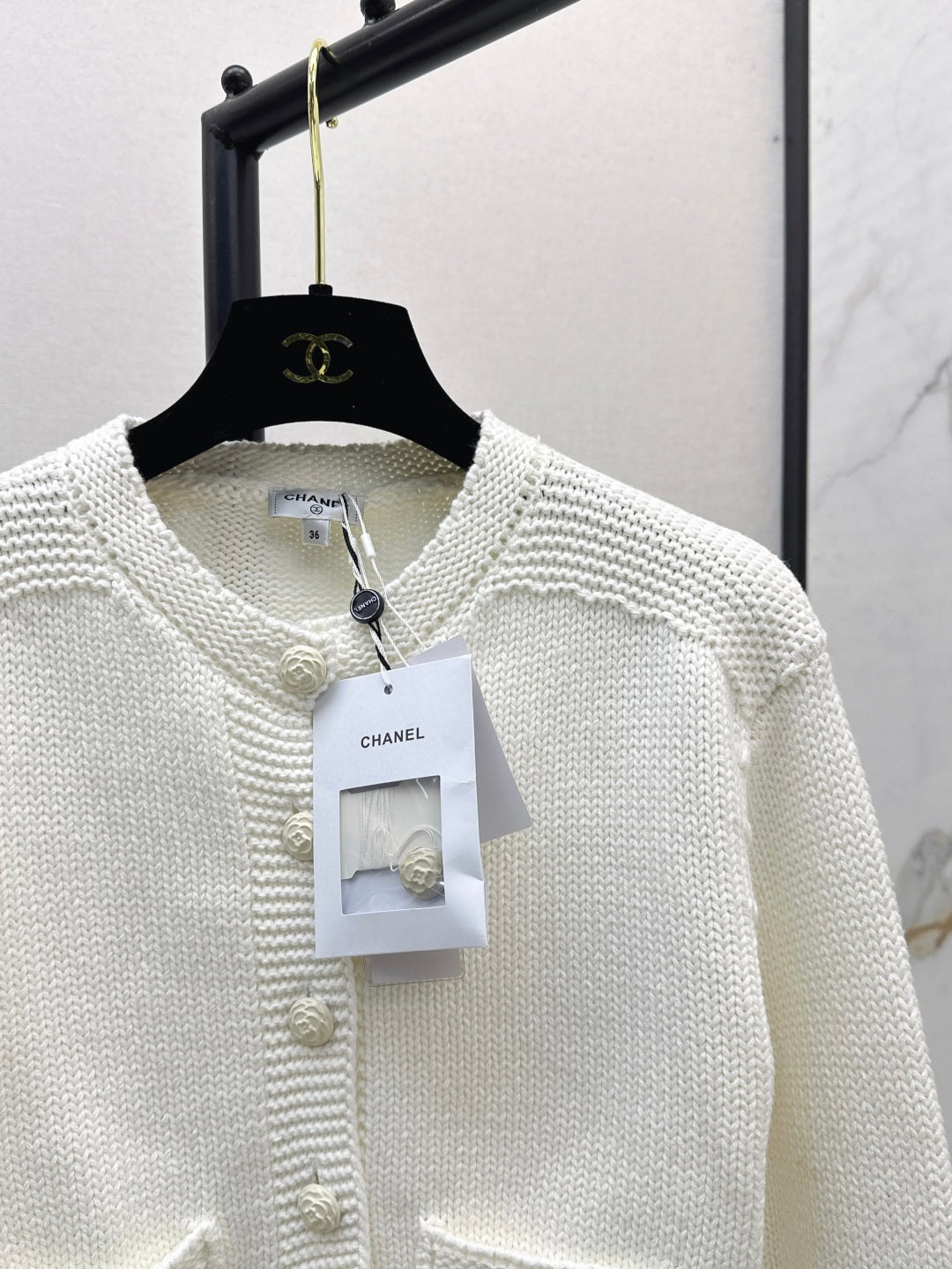 C 25 Short cardigan + hip skirt knitted suit