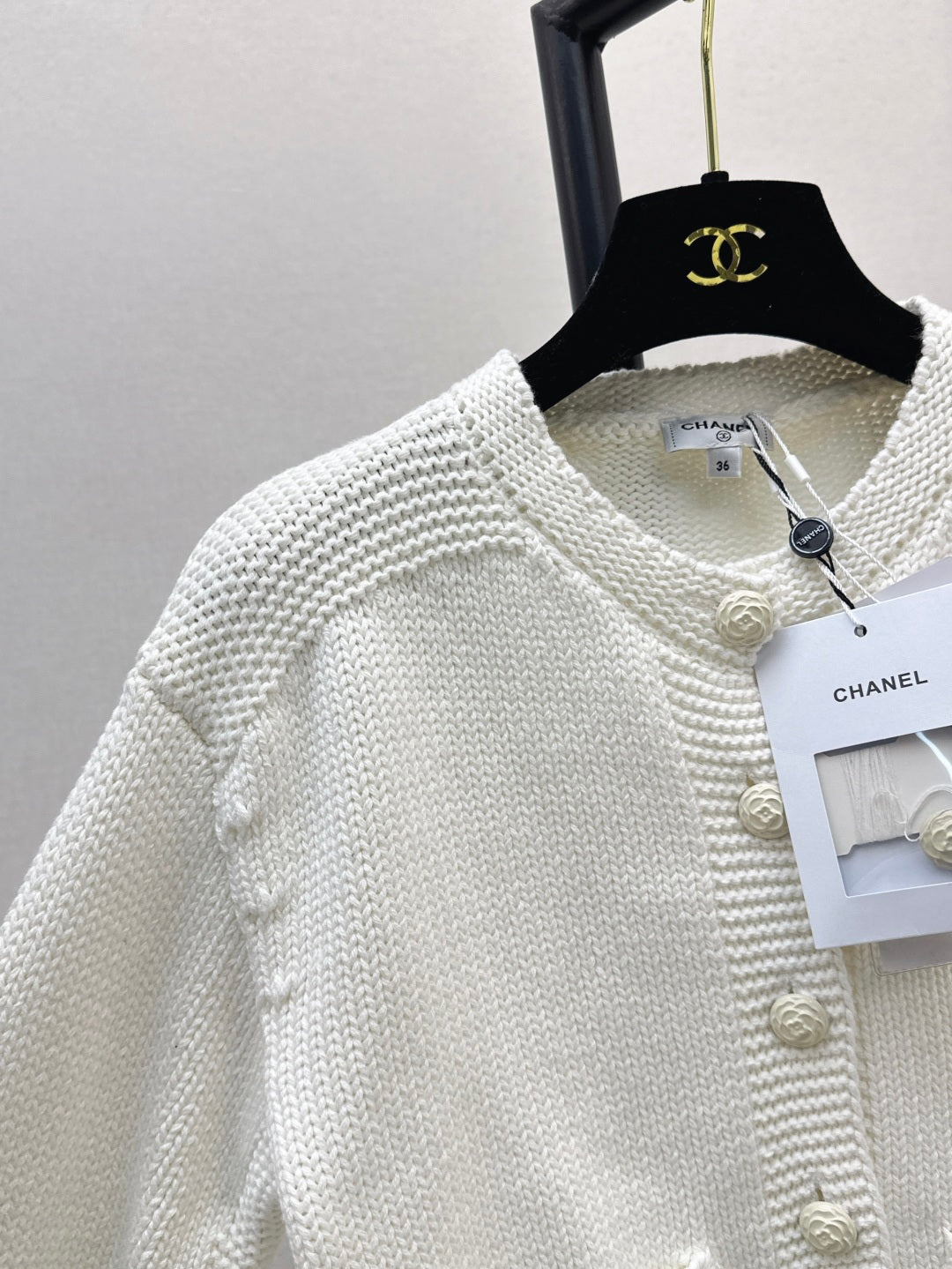 C 25 Short cardigan + hip skirt knitted suit