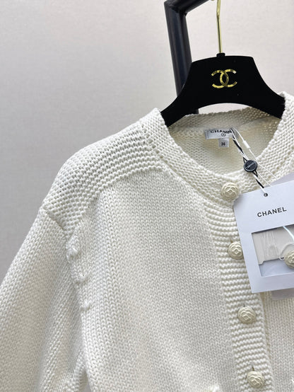 C 25 Short cardigan + hip skirt knitted suit