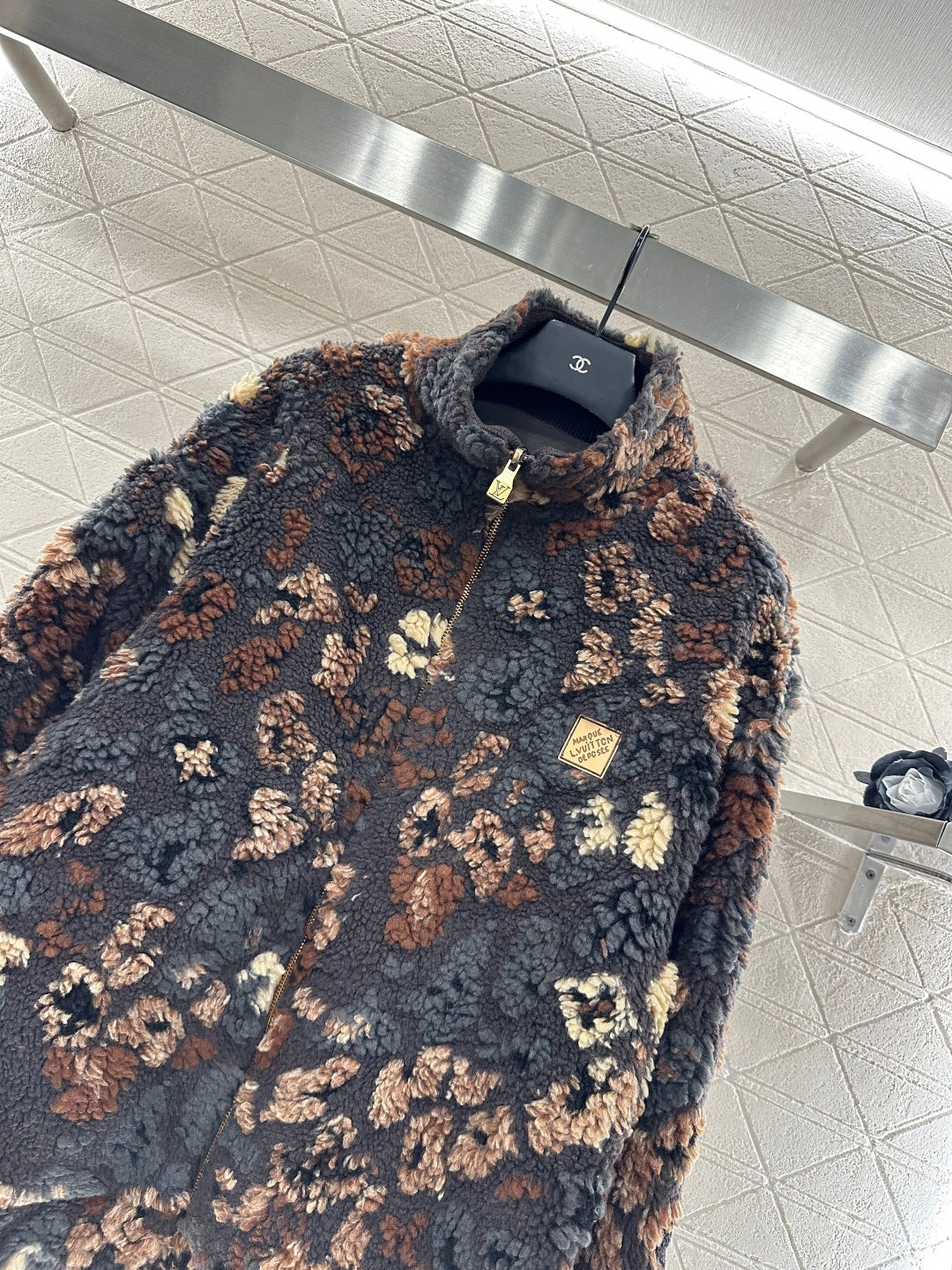 L 25 Reversible lambswool zip-up jacket