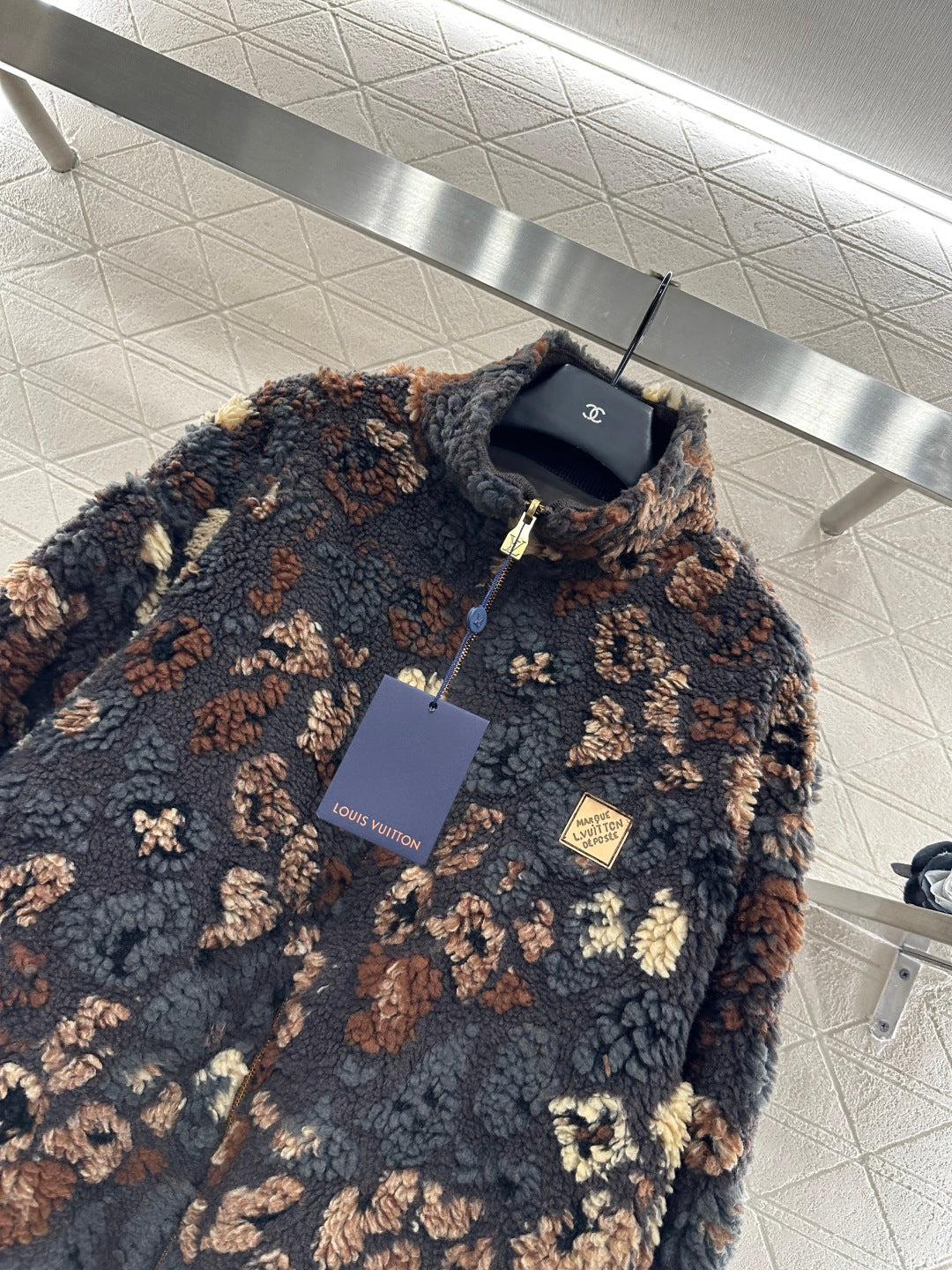 L 25 Reversible lambswool zip-up jacket