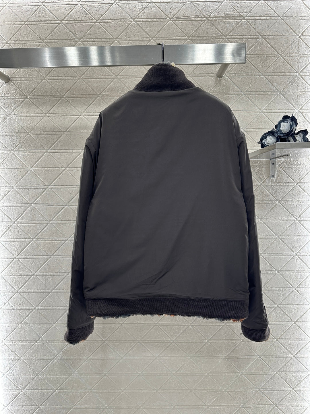 L 25 Reversible lambswool zip-up jacket