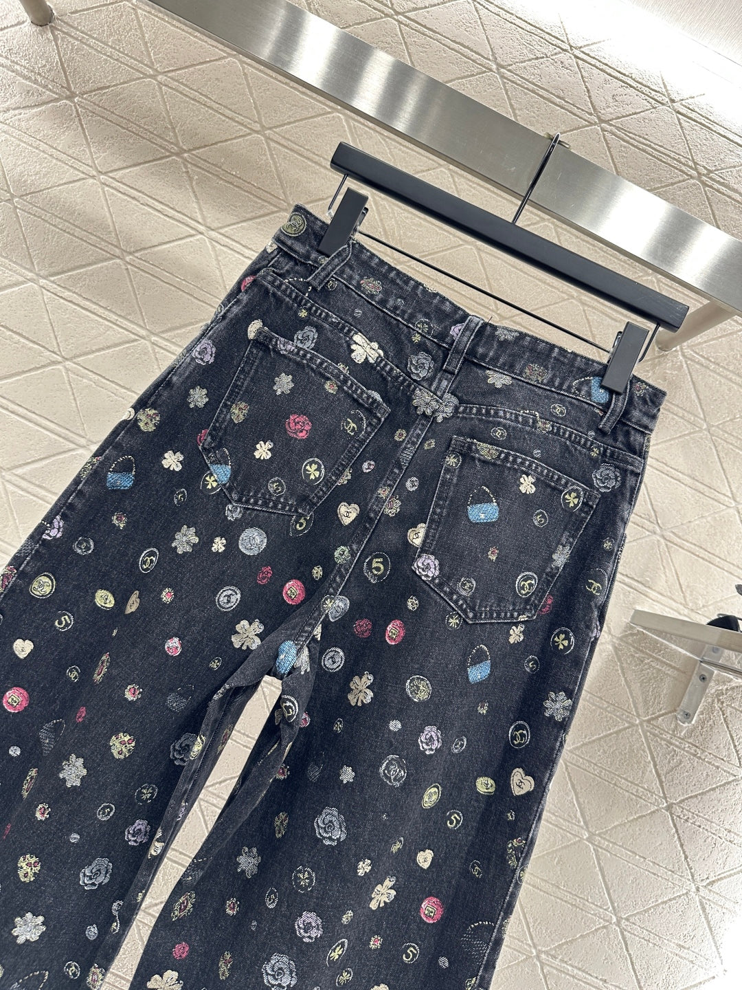 C 25 Wide-leg laser-printed jeans