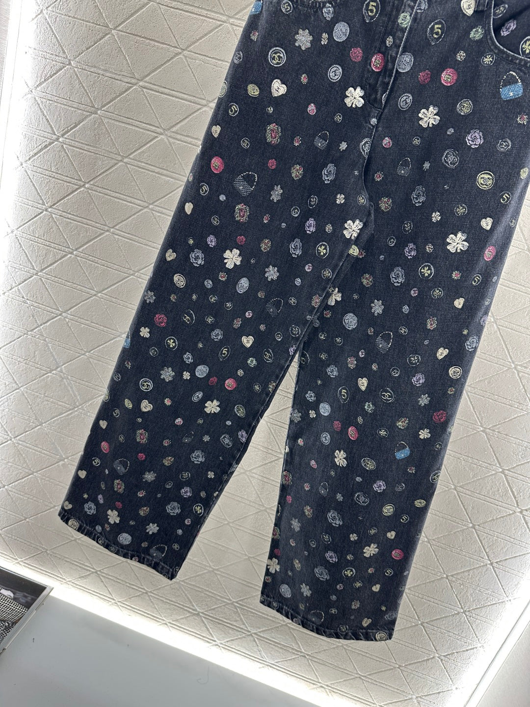 C 25 Wide-leg laser-printed jeans
