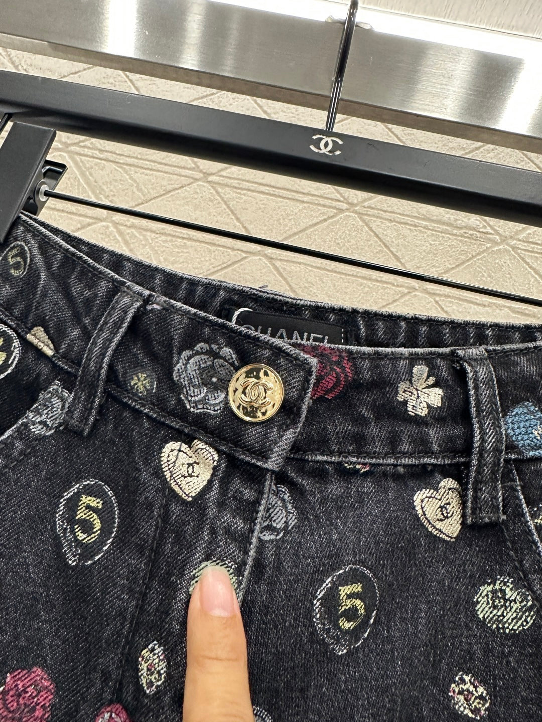 C 25 Wide-leg laser-printed jeans