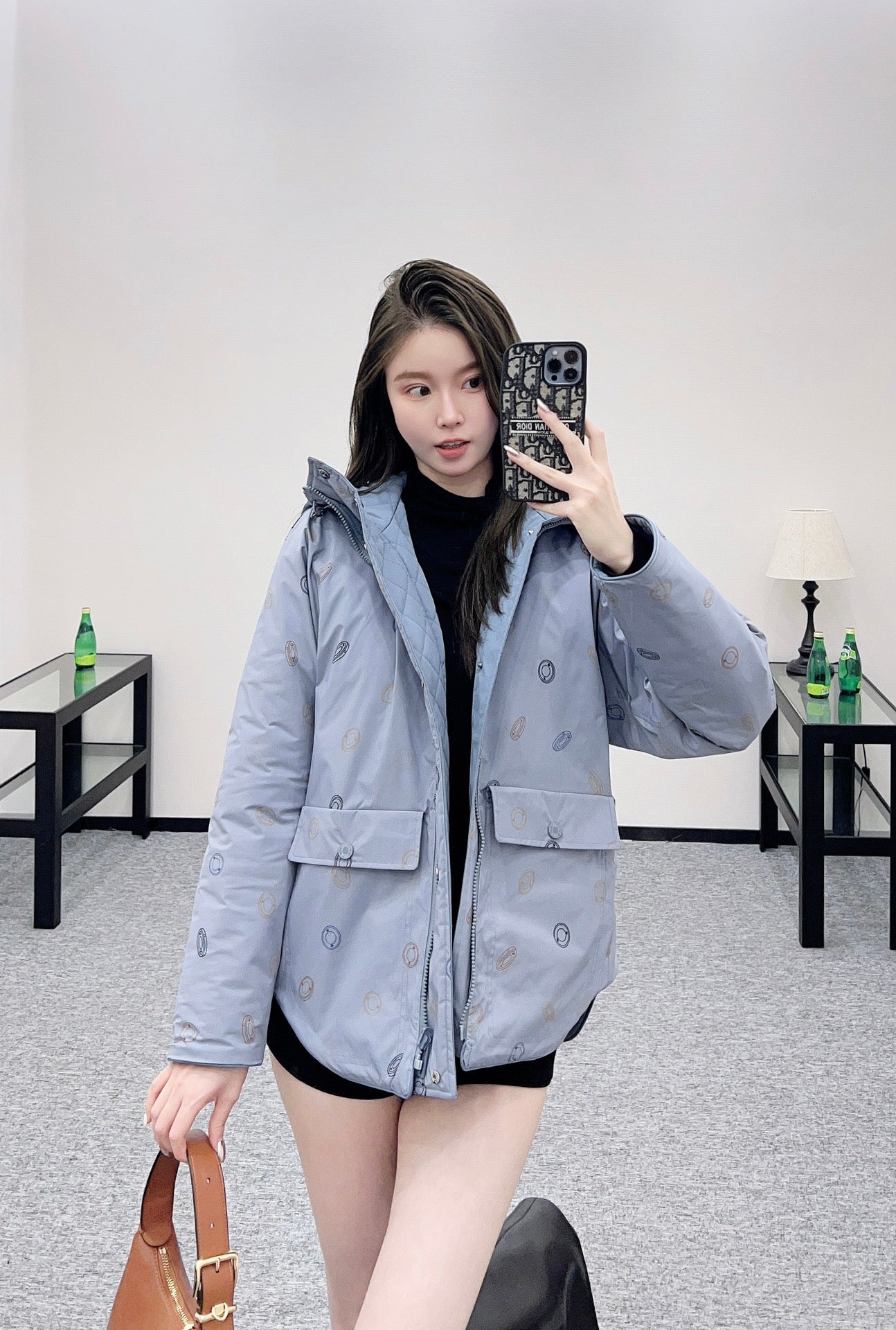 He 25 Reversible quilted jacket with hidden hood