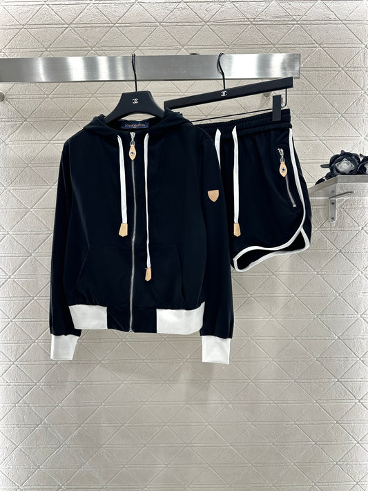 L 25 Casual jacket, shorts and cotton suit