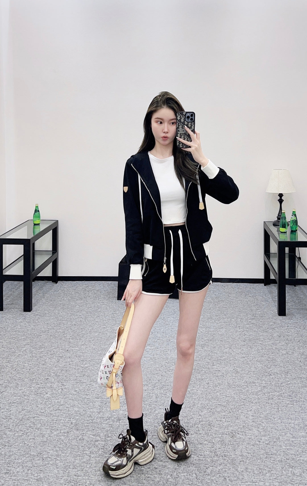 L 25 Casual jacket, shorts and cotton suit