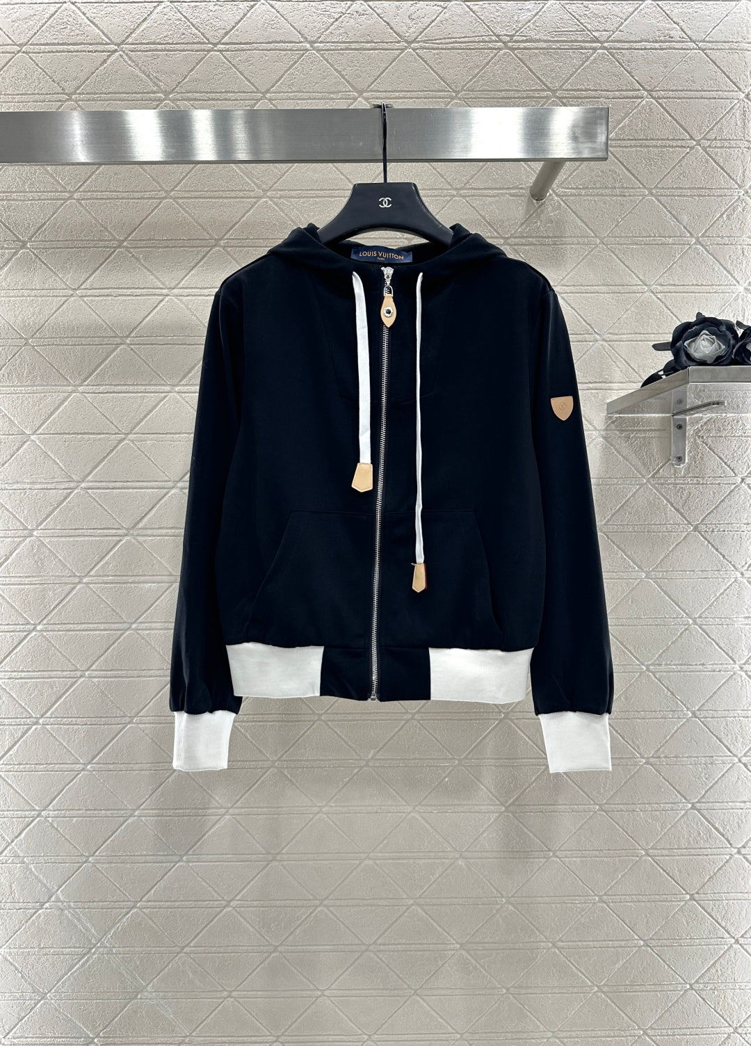 L 25 Casual jacket, shorts and cotton suit