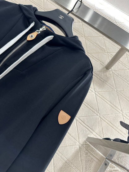 L 25 Casual jacket, shorts and cotton suit