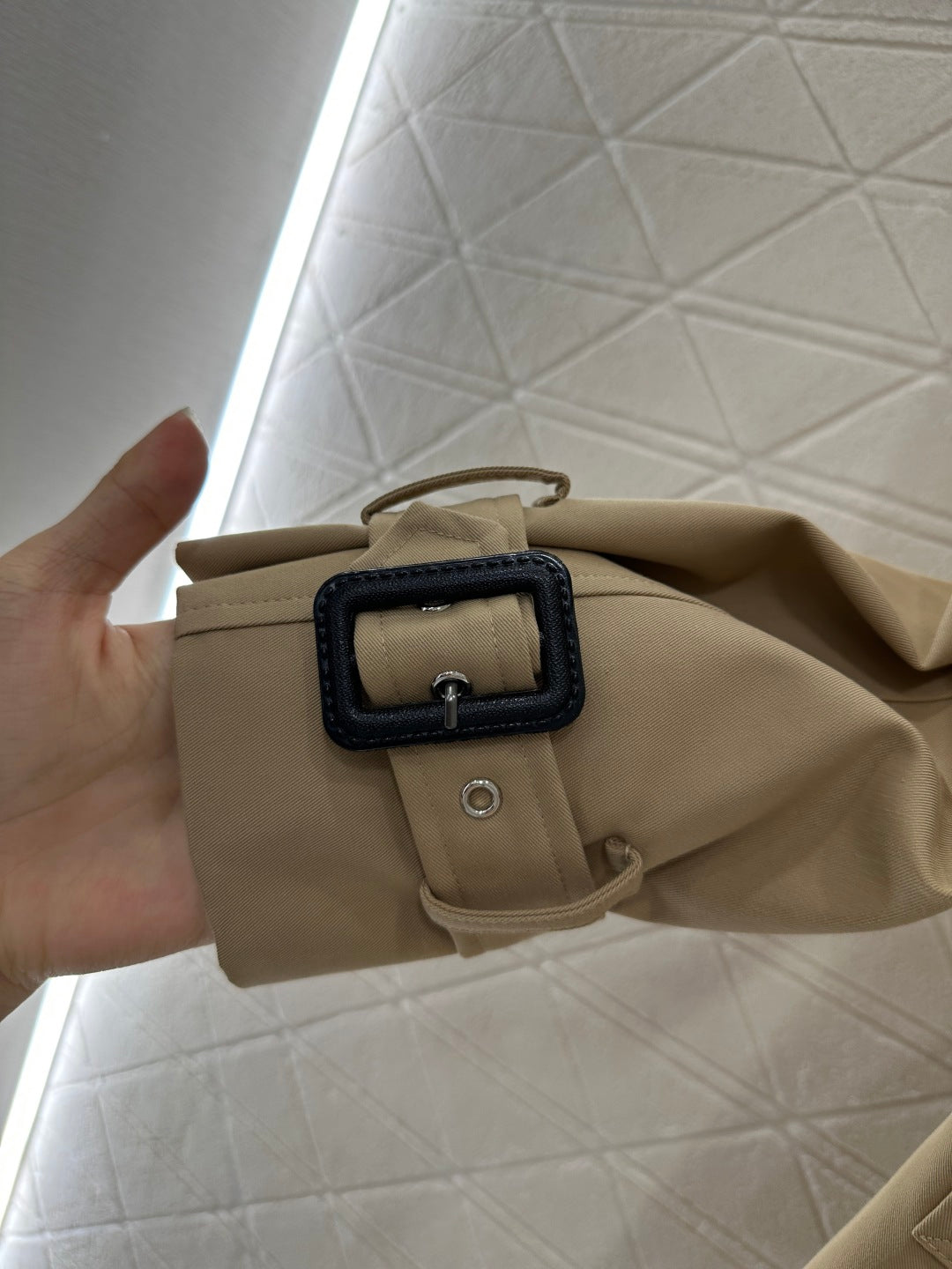 Di 25 lapel belted trench coat