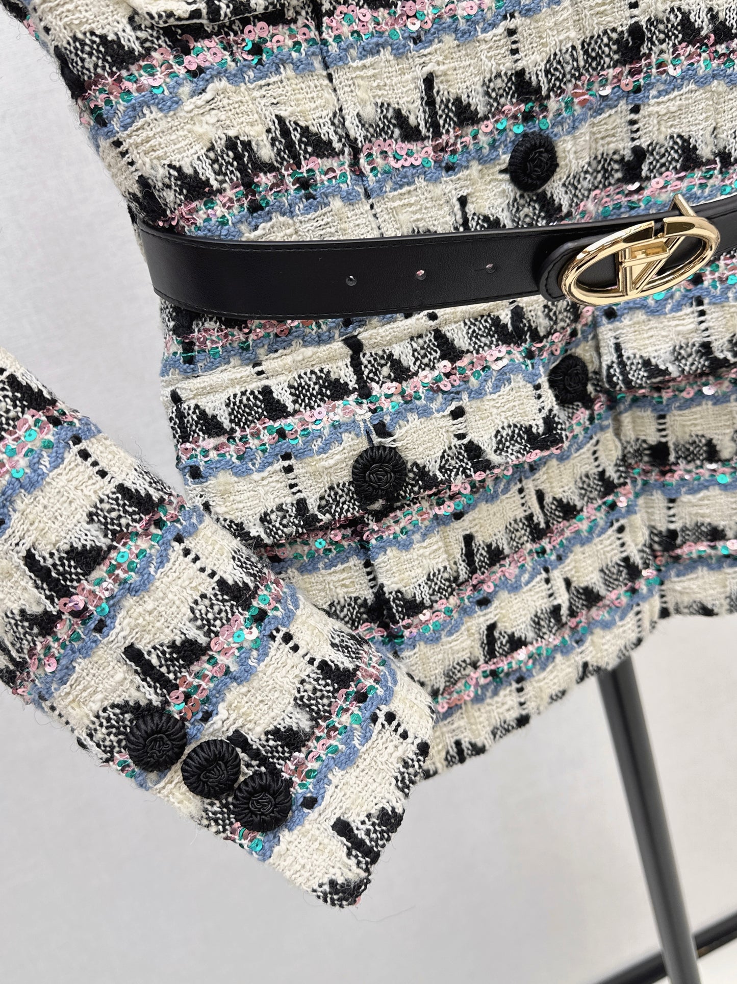 V 25 Sequined colorful yarn check woven woven jacket