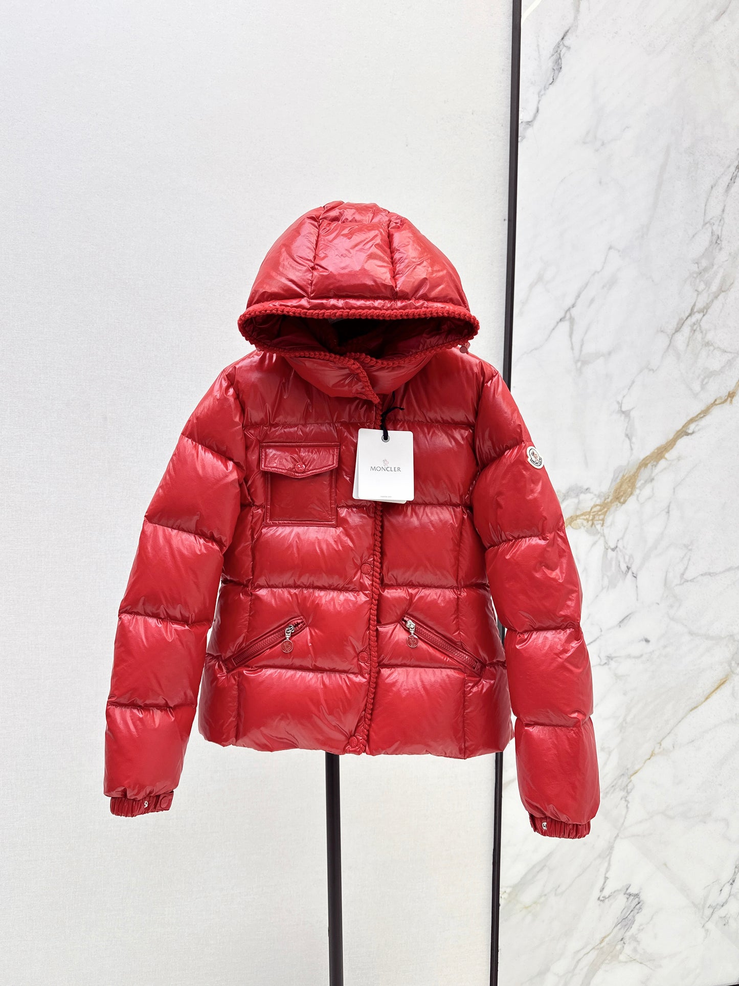 Mon 25 waist-hugging hooded down jacket
