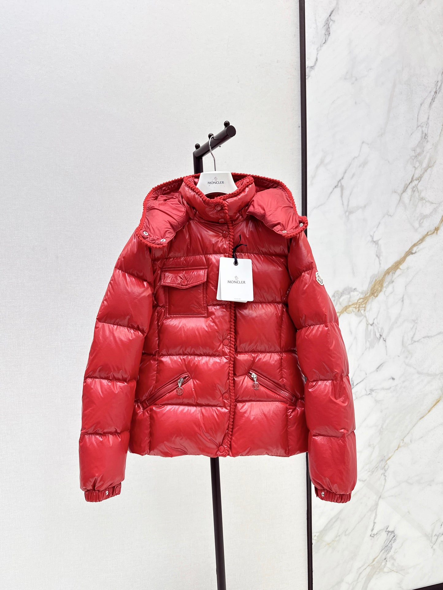 Mon 25 waist-hugging hooded down jacket