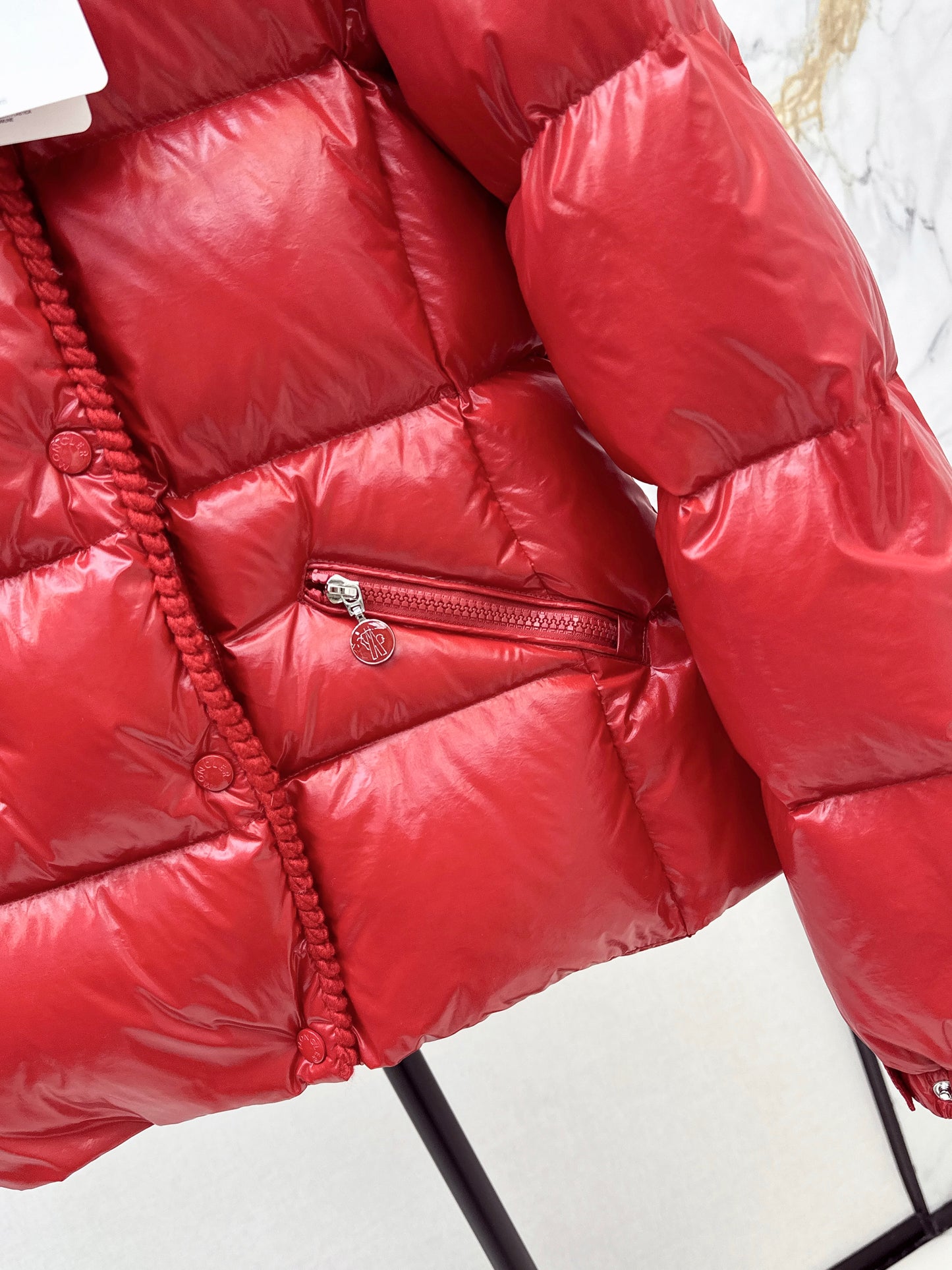 Mon 25 waist-hugging hooded down jacket