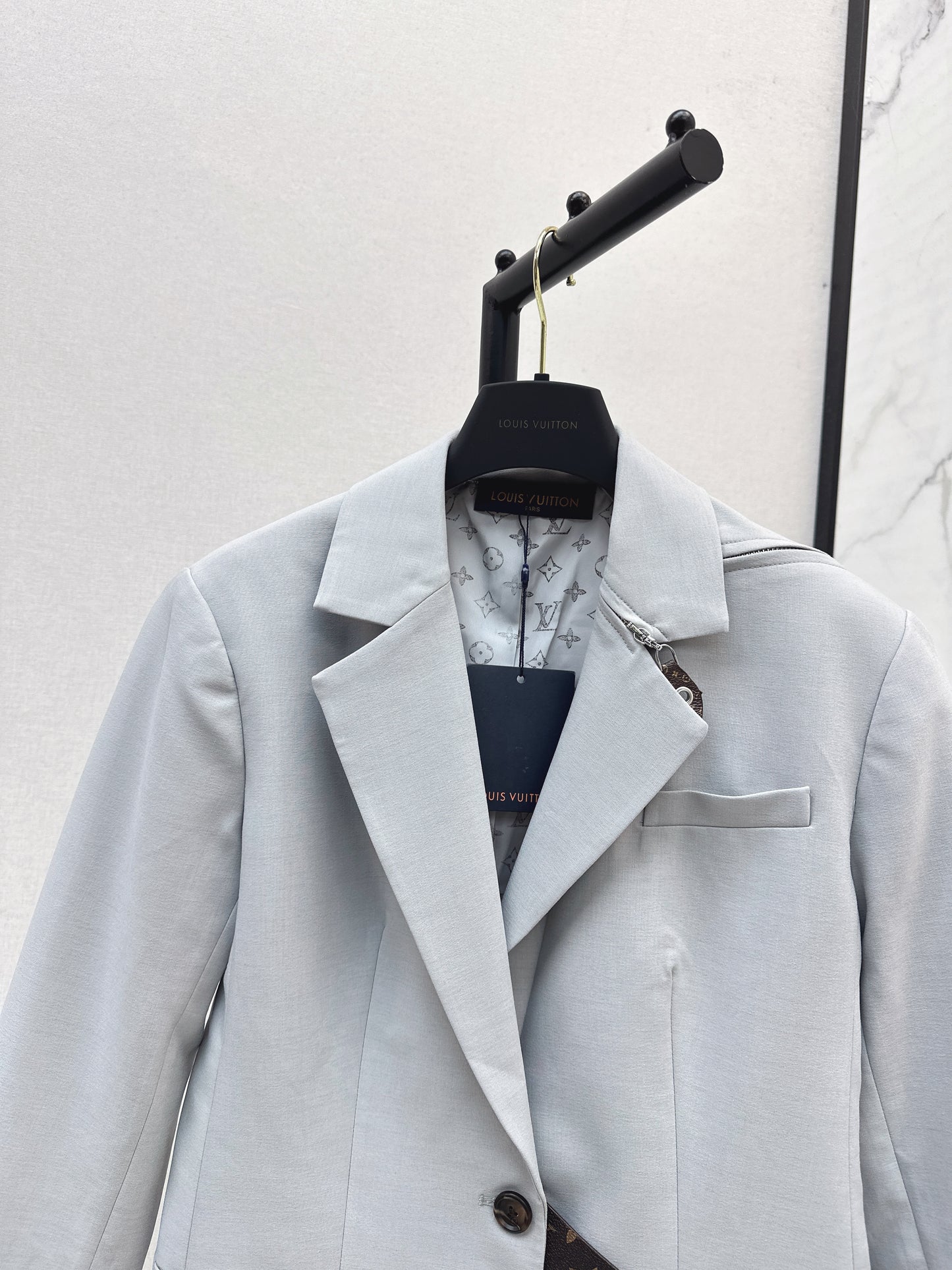 L 25 Leather buckle suit jacket(GRAY/BLACK)