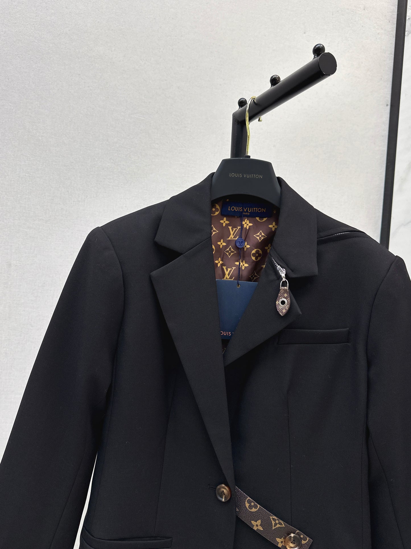 L 25 Leather buckle suit jacket(GRAY/BLACK)