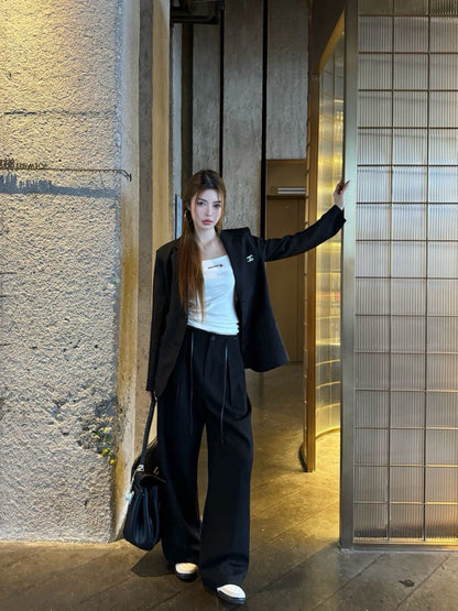 C 25 Brooch suit jacket