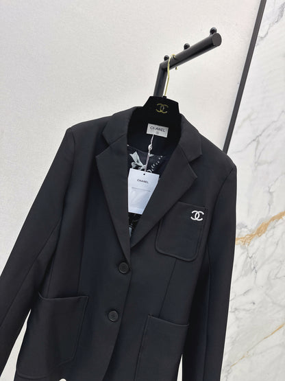C 25 Brooch suit jacket