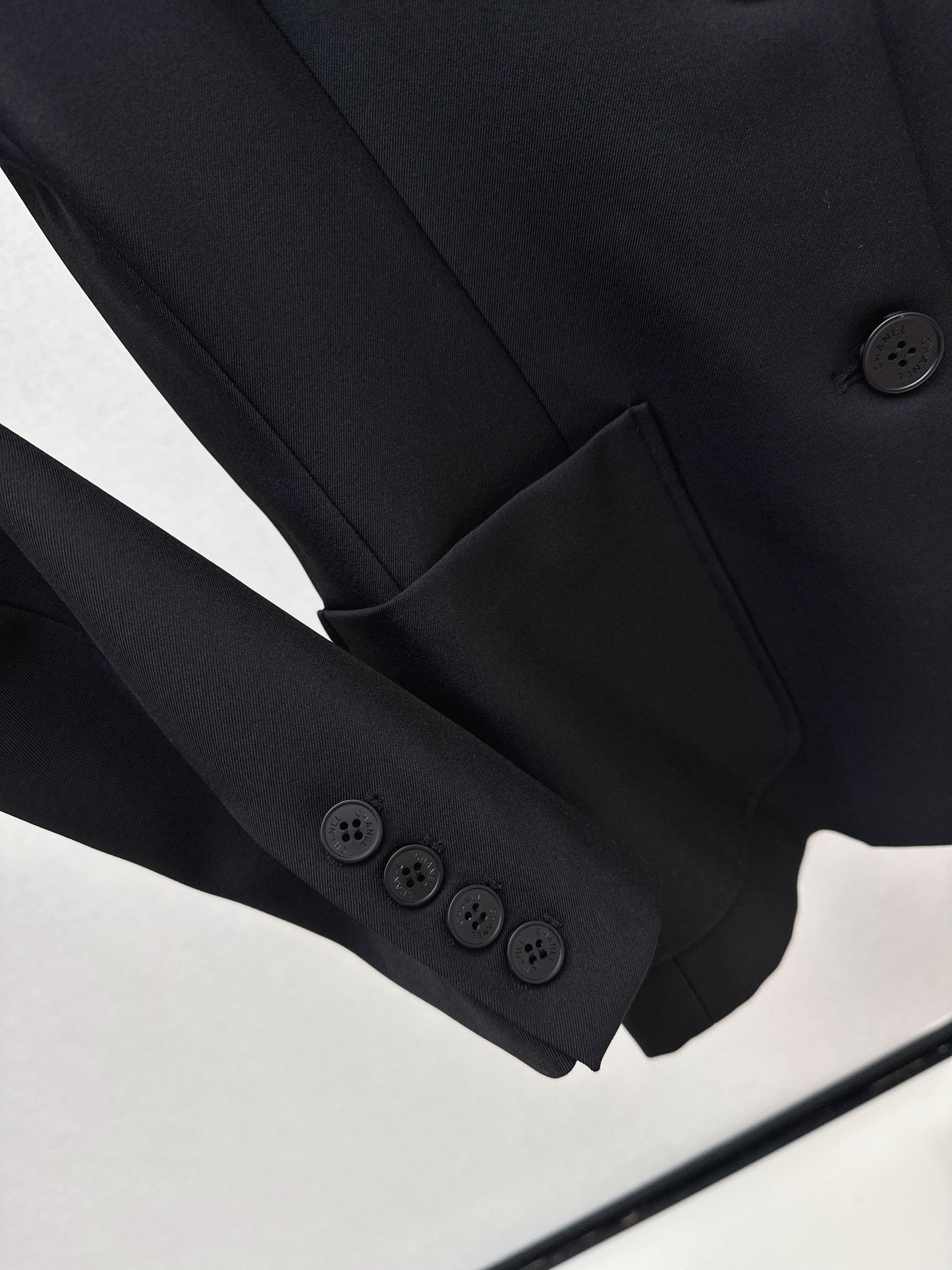 C 25 Brooch suit jacket