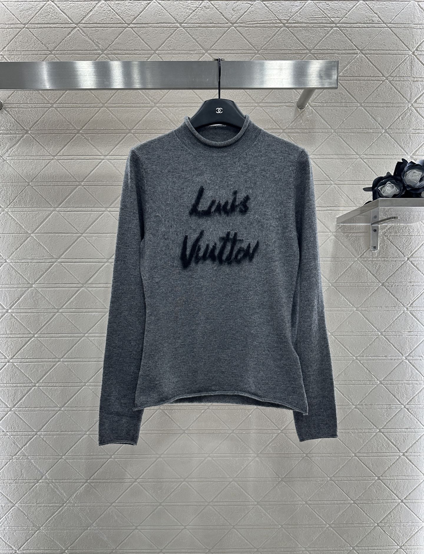 L 25 Letter knitted wool long sleeved top