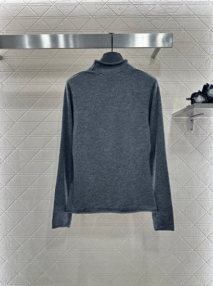 L 25 Letter knitted wool long sleeved top