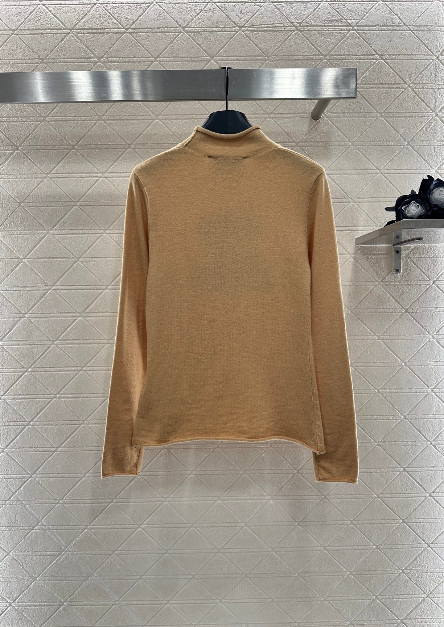 L 25 Letter knitted wool long sleeved top