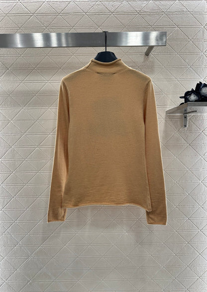 L 25 Letter knitted wool long sleeved top