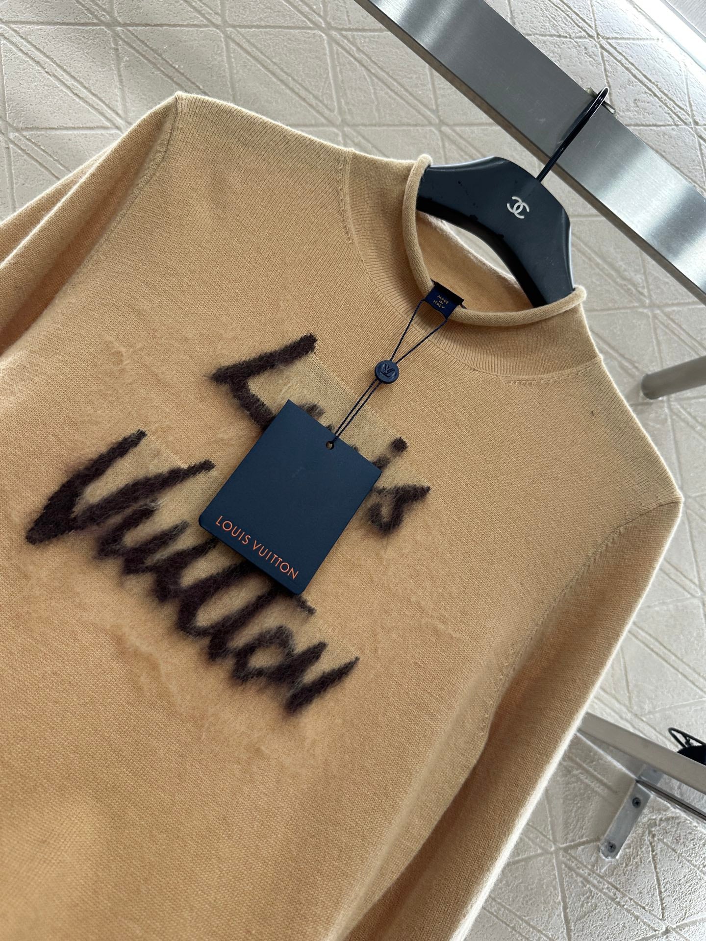 L 25 Letter knitted wool long sleeved top