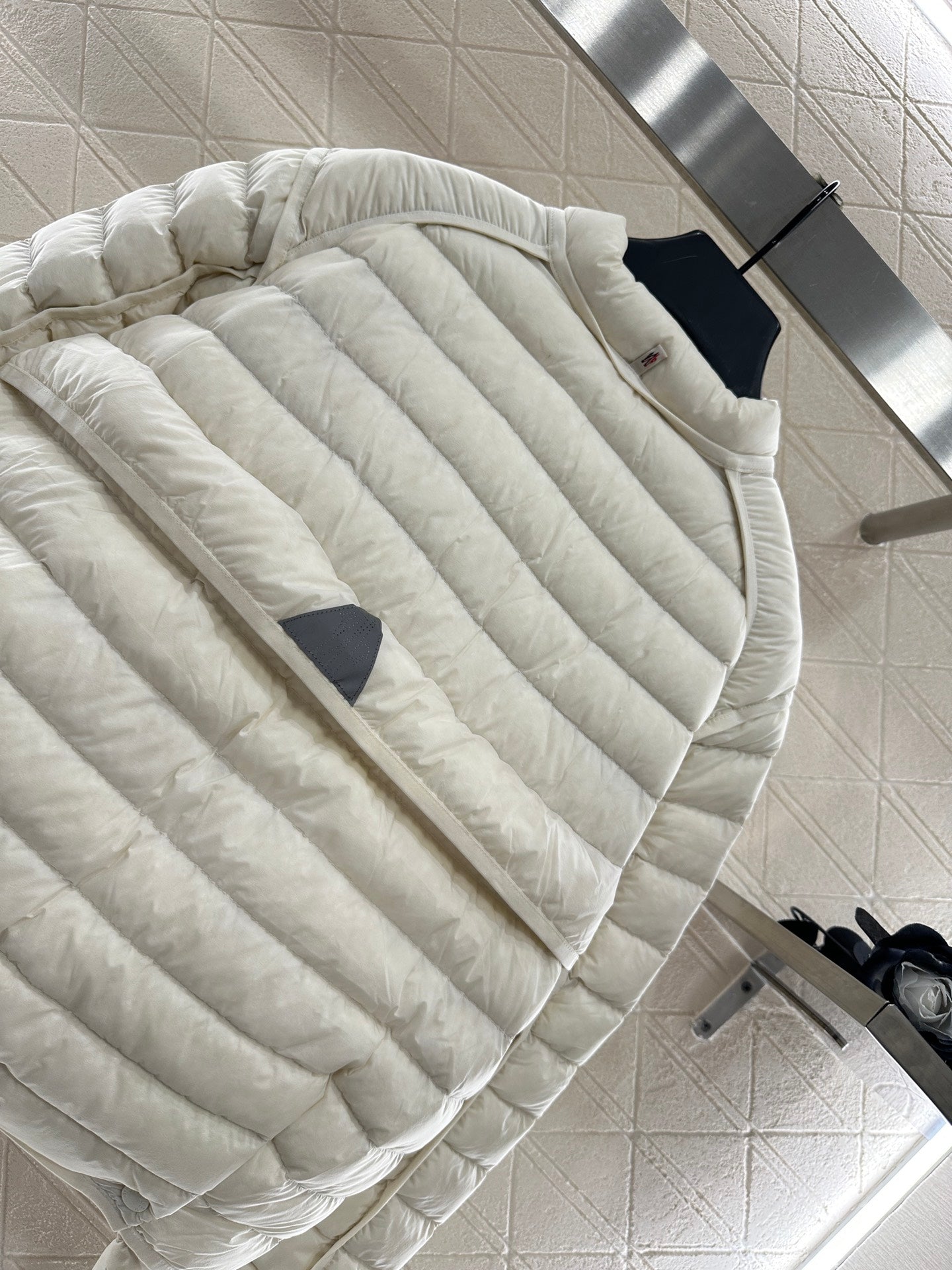 Mon 25 Windproof and environmentally friendly nylon material stand up collar down jacket