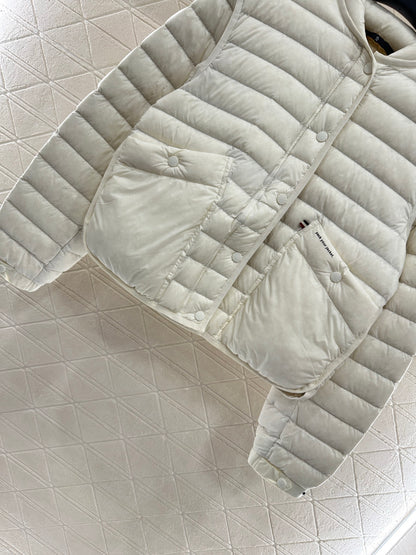 Mon 25 Windproof and environmentally friendly nylon material stand up collar down jacket