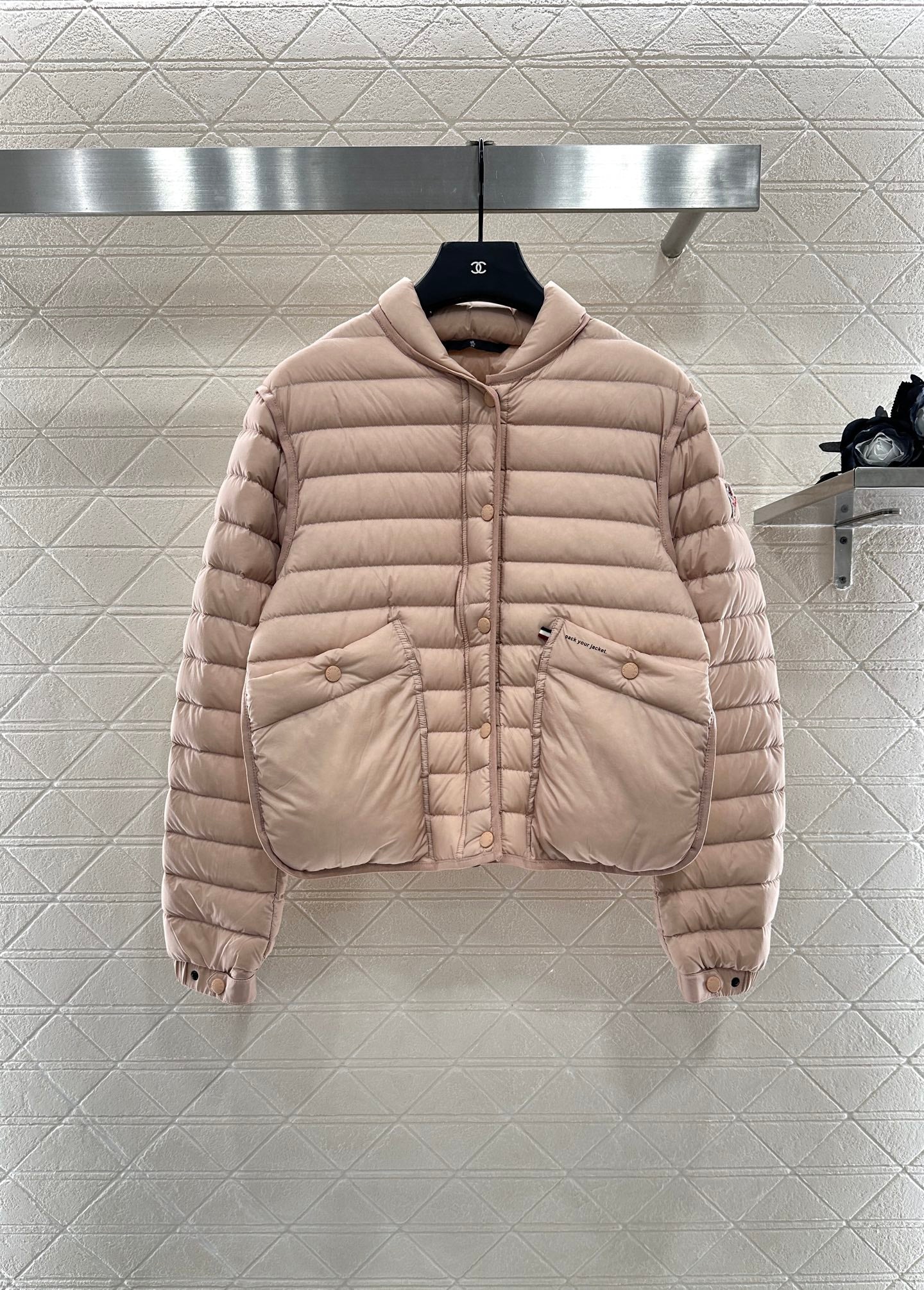 Mon 25 Windproof and environmentally friendly nylon material stand up collar down jacket