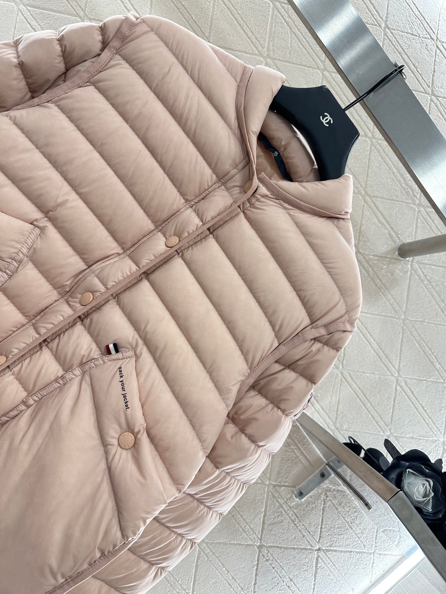 Mon 25 Windproof and environmentally friendly nylon material stand up collar down jacket